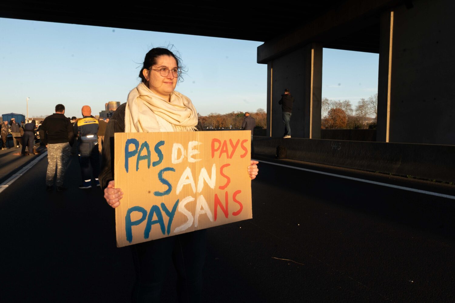 Commentaires sur Artisans, chasseurs, pompiers, etc. : ils soutiennent les agriculteurs ! par Benny Hill