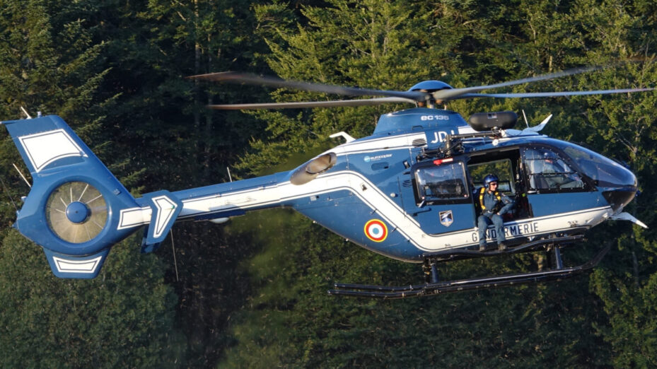 Hélicoptère_de_la_Gendarmerie_(Xonrupt-Longemer)_(2)