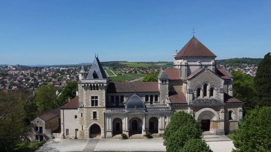 Capture d'écran YT La maison natale de saint Bernard