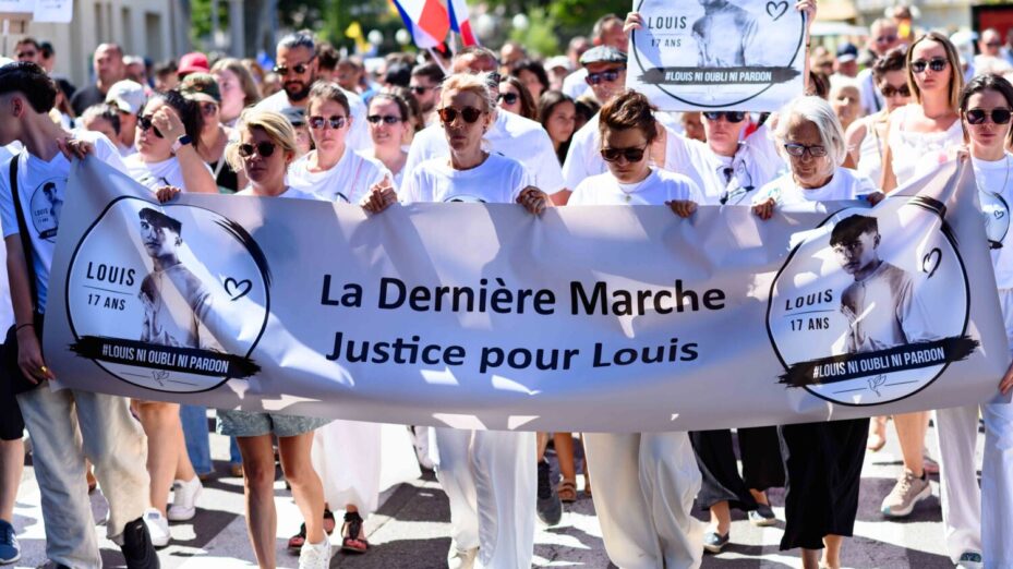 La Dernière Marche, Justice pour Louis - Famille de Louis, manifestation à Narbonne le 5 juillet 2026