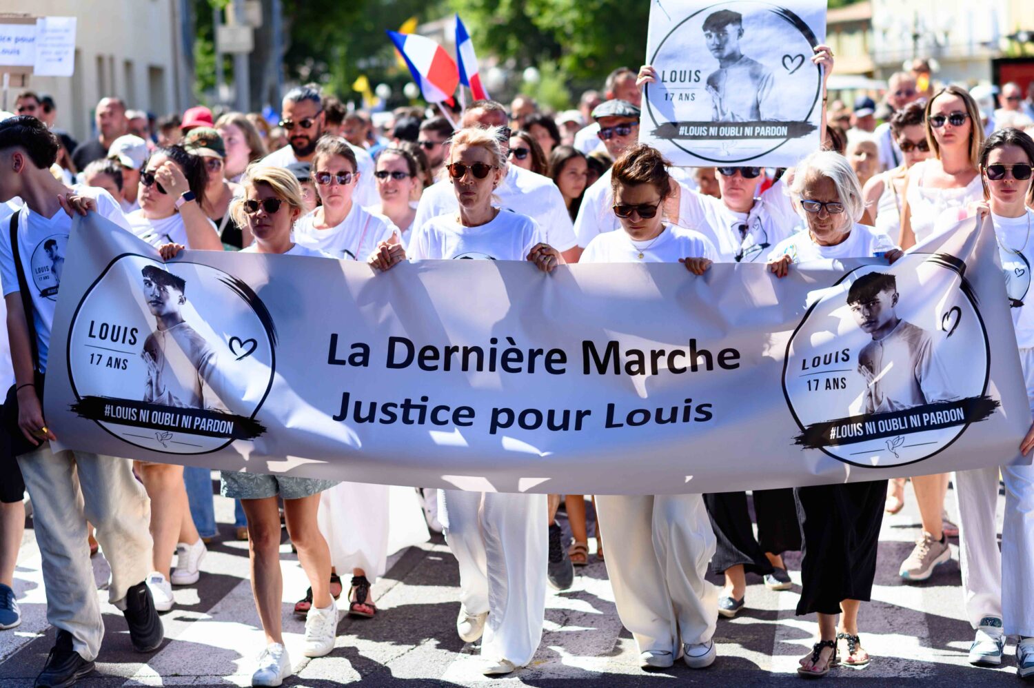 La Dernière Marche, Justice pour Louis - Famille de Louis, manifestation à Narbonne le 5 juillet 2026