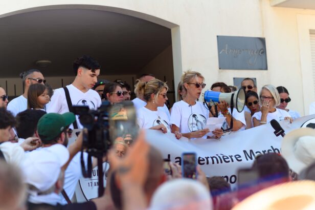 La Dernière Marche, Justice pour Louis - Famille de Louis, manifestation à Narbonne le 5 juillet 2026
