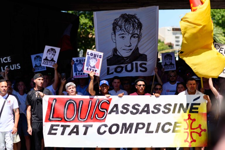 Cortège militant - Louis assassiné Etat complice - Manifestation pour Louis à Narbonne le 5 juillet 2027