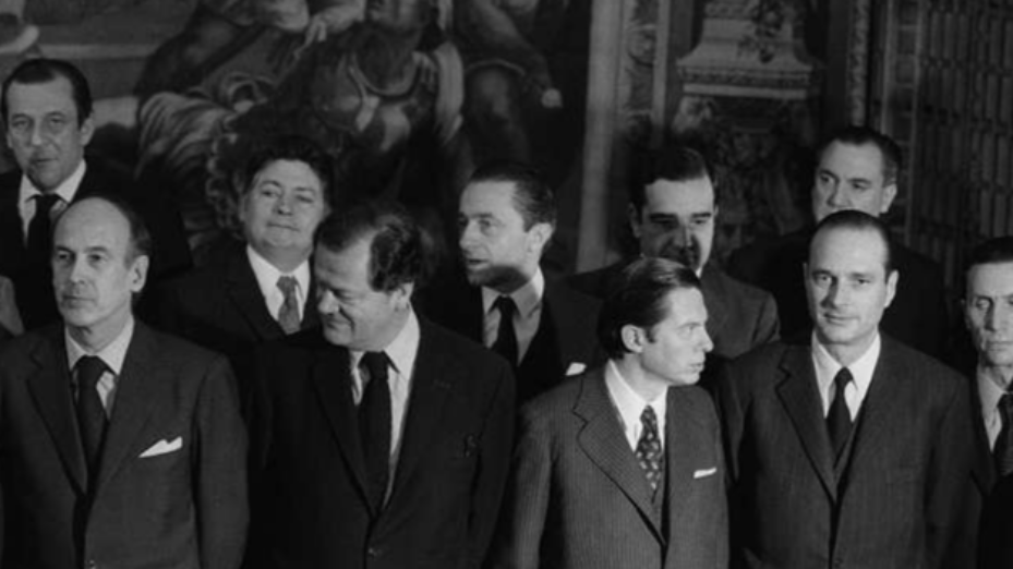 By sudouest.fr - https://images.sudouest.fr/2016/03/03/57e102ef66a4bde778c871b8/default/1000/du-5-avril-1973-au-27-fevrier-1974-yves-guena-est-ministre-des-transports-sous-le-gouvernement-messmer-toujours-sous-la-presidence-de-georges-pompidou-sur-cette-photo-du-second-gouvernement-pierre-messmer-au-palais-de-l-elysee-a-paris-de-gauche-a-droite-raymond-marcellin-valery-giscard-d-estaing-olivier-guichard-robert-poujade-jacques-chirac-jean-royer-une-personne-non-identifiee-et-yves-guena.jpg, CC BY-SA 4.0, https://commons.wikimedia.org/w/index.php?curid=69833855