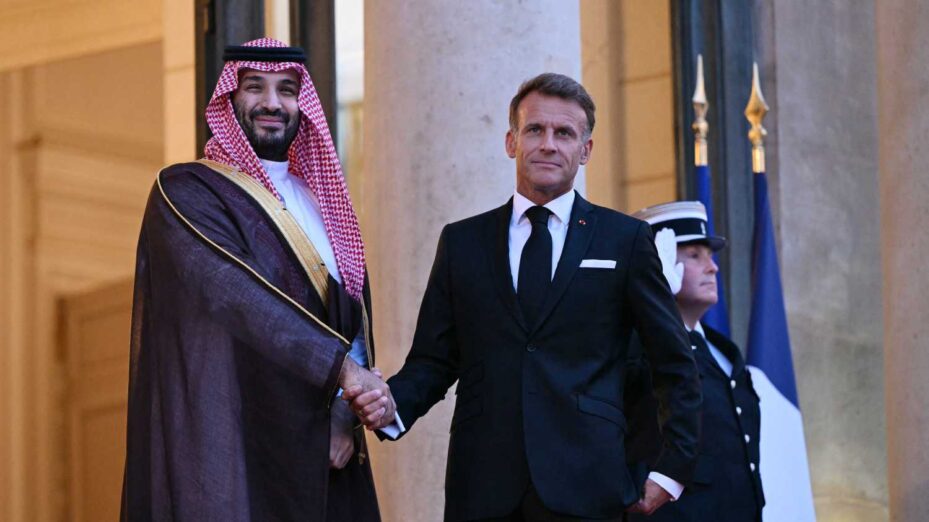 Le prince Ben Salmane reçu à l’Elysée ce 24 août 2026. (Photo by LOU BENOIST / AFP)