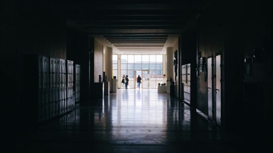école fermée