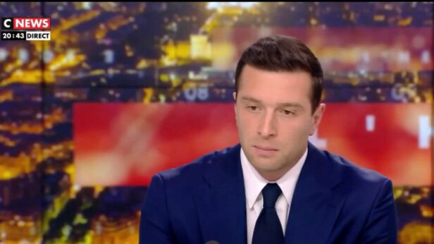 [BRÈVE] Messages antisémites : Jordan Bardella annonce déposer plainte contre Mediapart