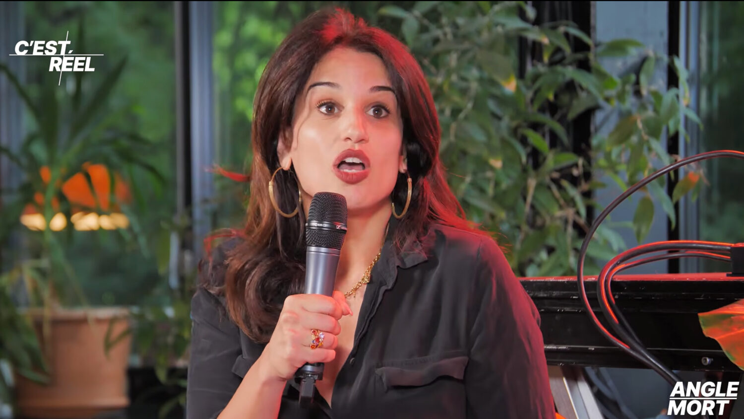 Racisme anti-blanc : LEA porte plainte contre la militante indigéniste Louisa Yousfi