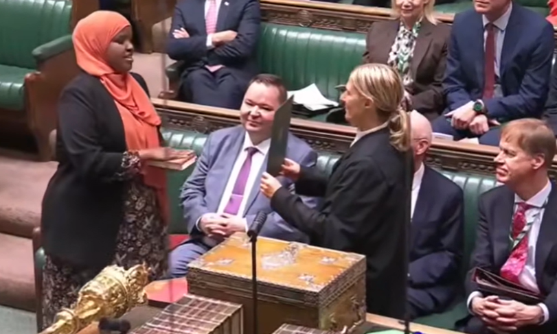 En Angleterre, une députée prête serment sur le Coran
