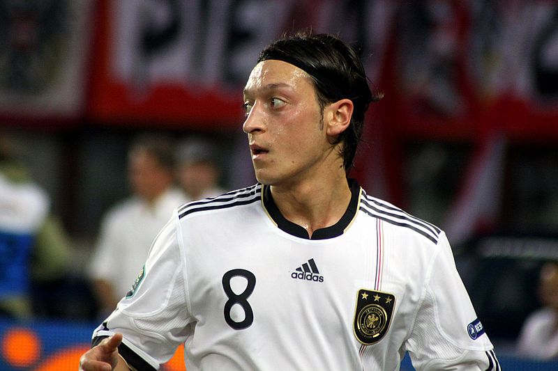 800px-Mesut_Özil,_Germany_national_football_team_(03)