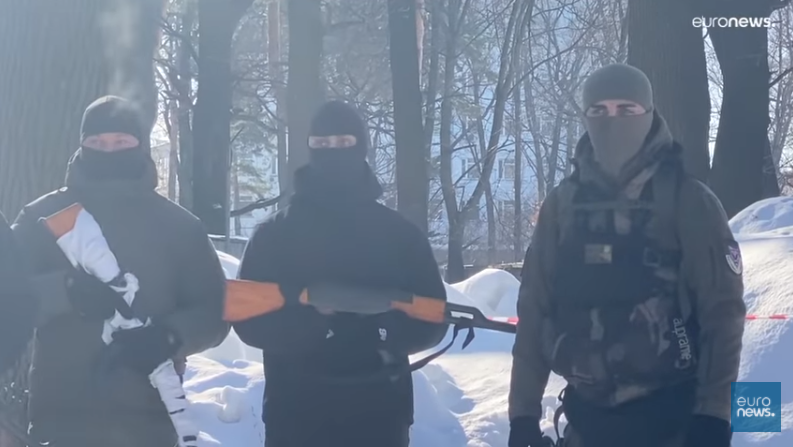 Commentaires sur 60 à 70 % des armes envoyées à l’Ukraine seraient détournés par MICHON